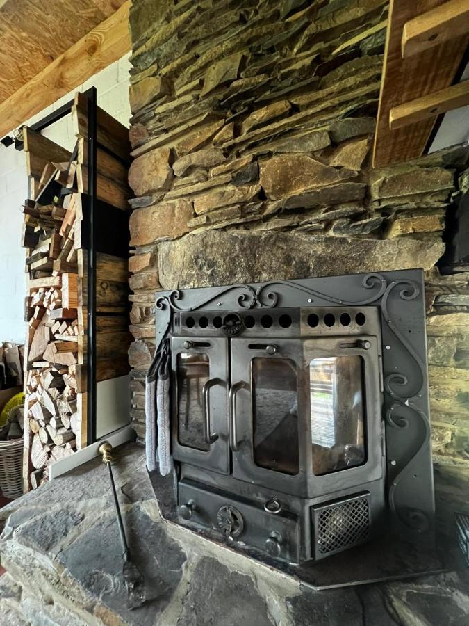 La Cabane D'Helie - Cottage En Pleine Foret - Domaine Du Bonsoy Hastiere-par-dela Экстерьер фото